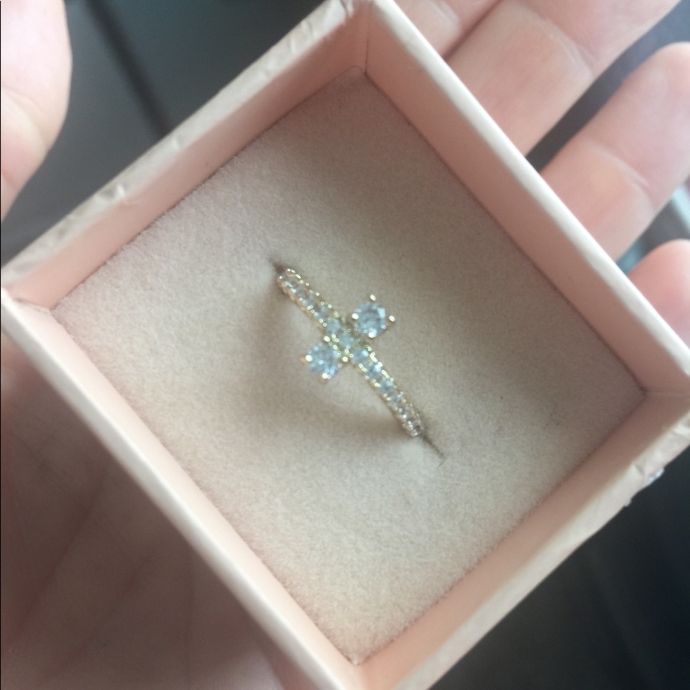 Mid size ring